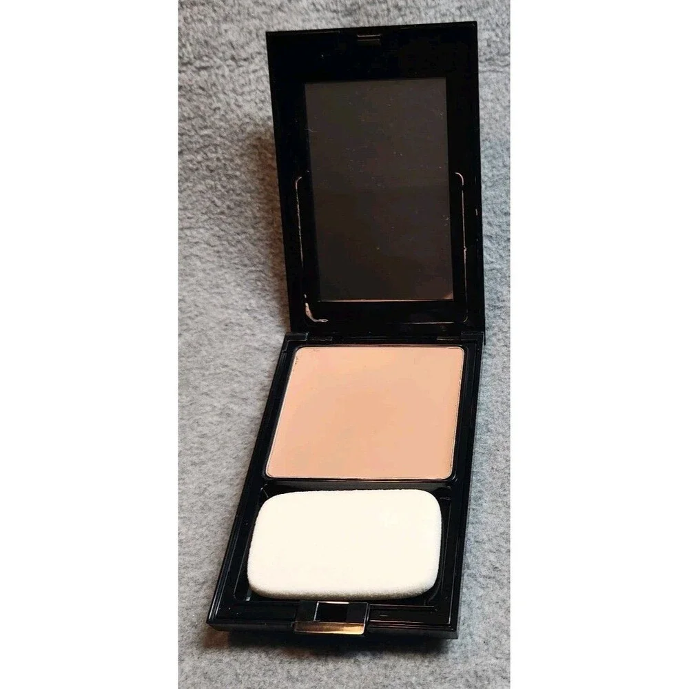 Elizabeth Arden Flawless Finish Sponge On Makeup Warm Beige .8oz NOB 1278-008